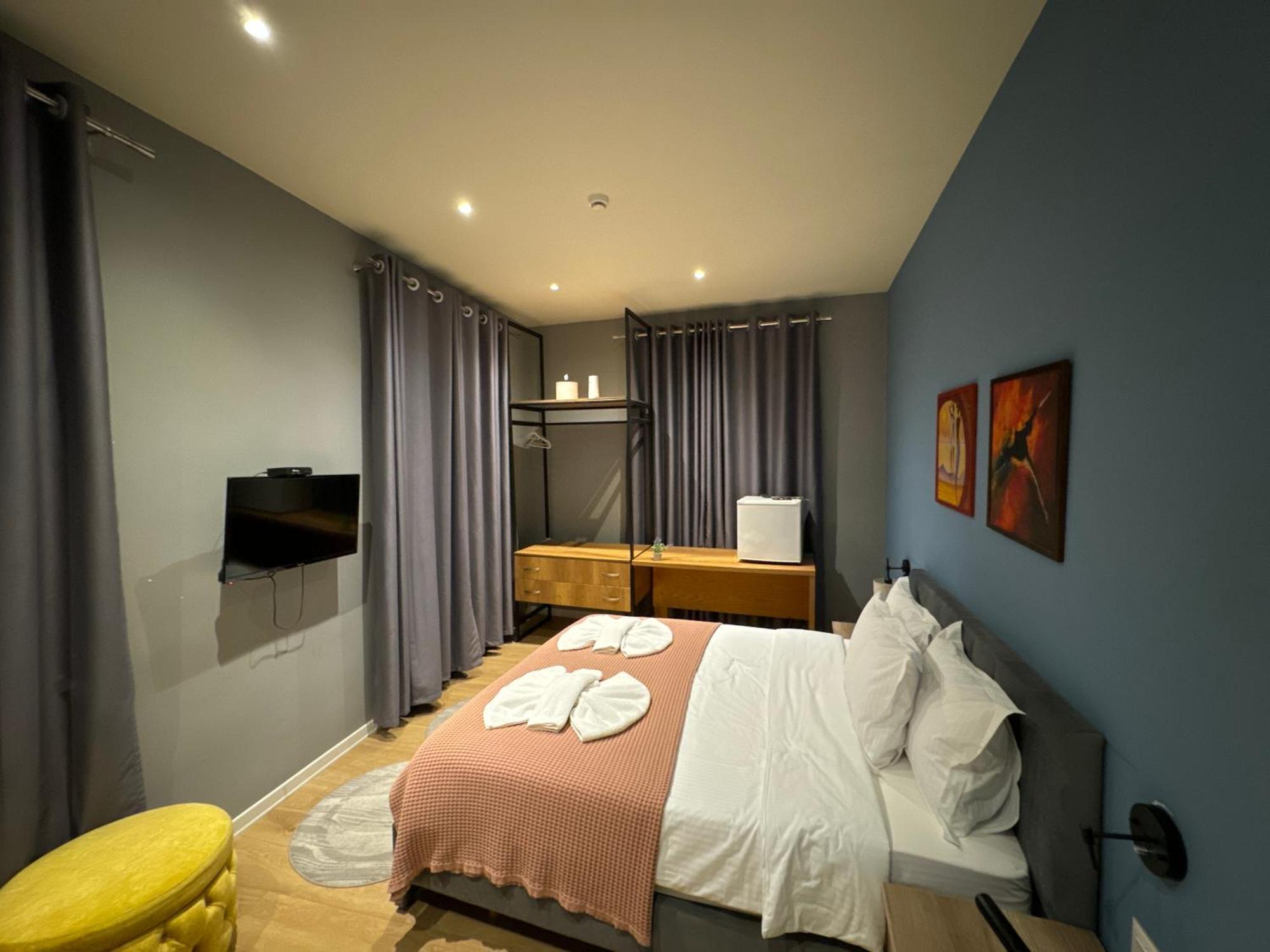 Hotel Tirona Tirana Bagian luar foto