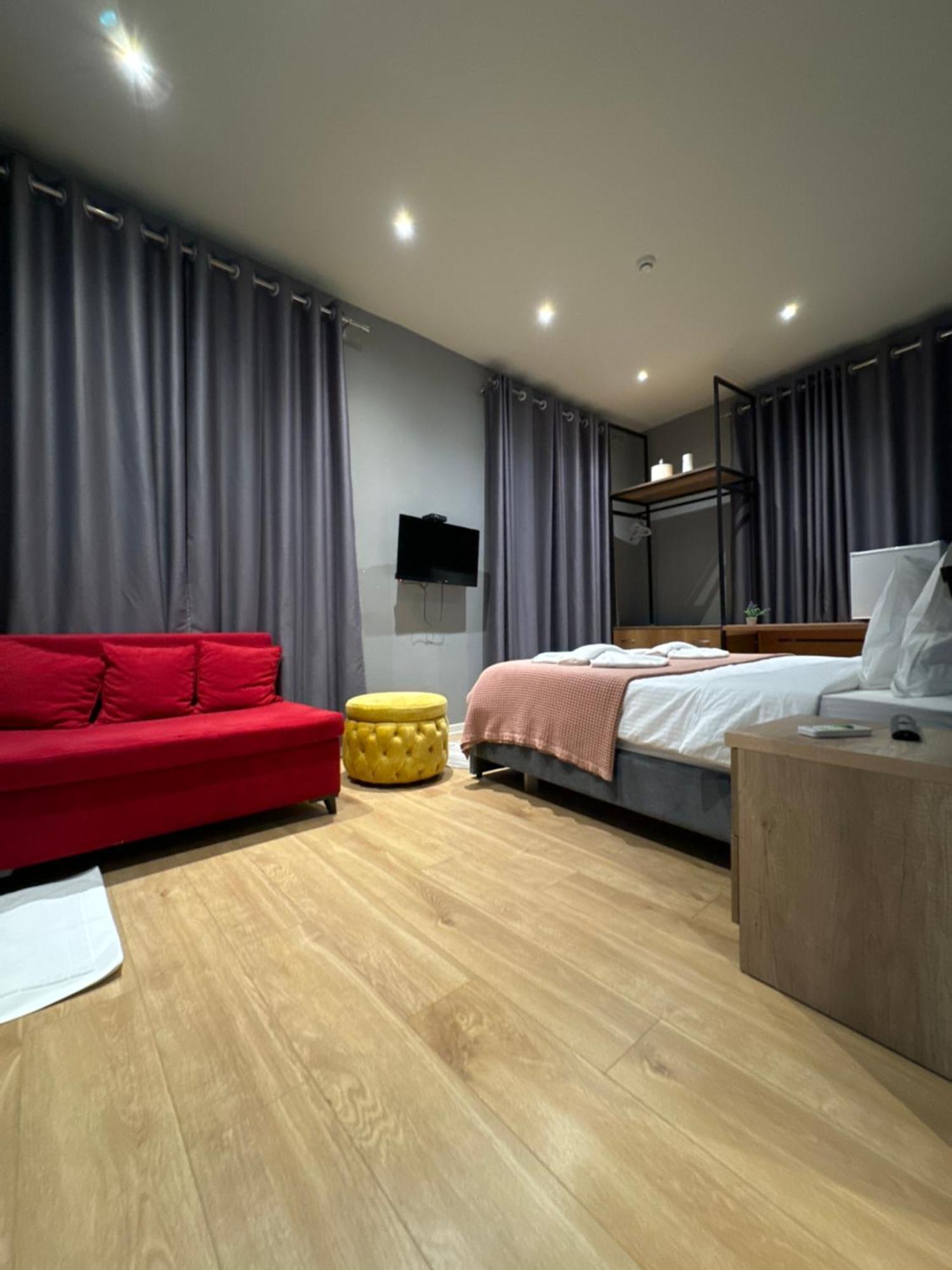 Hotel Tirona Tirana Bagian luar foto