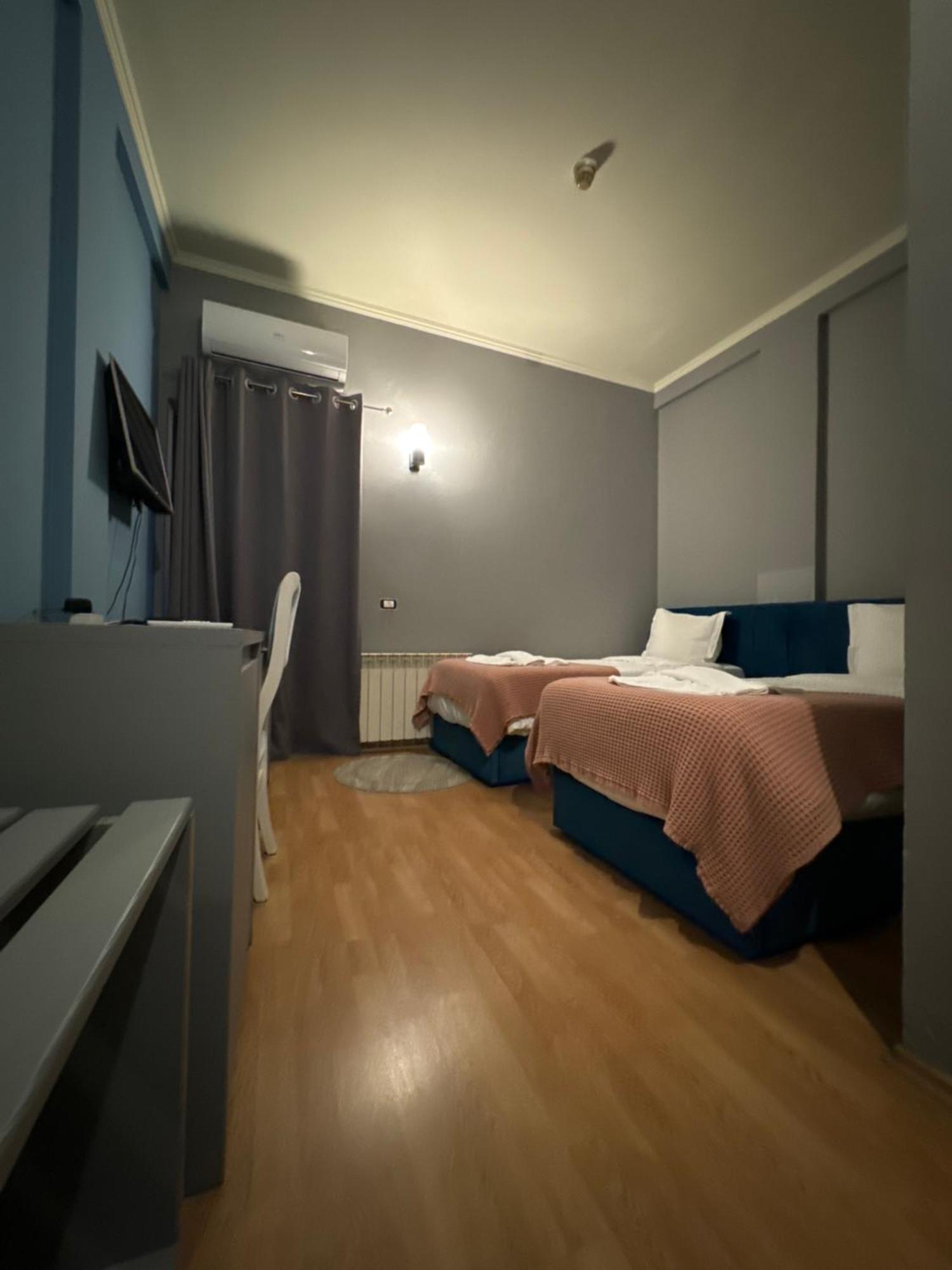 Hotel Tirona Tirana Bagian luar foto