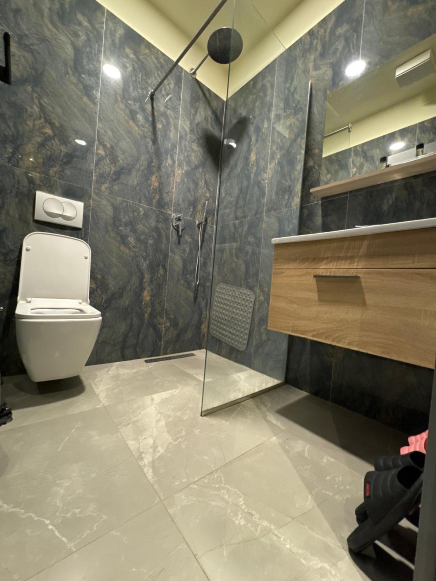 Hotel Tirona Tirana Bagian luar foto