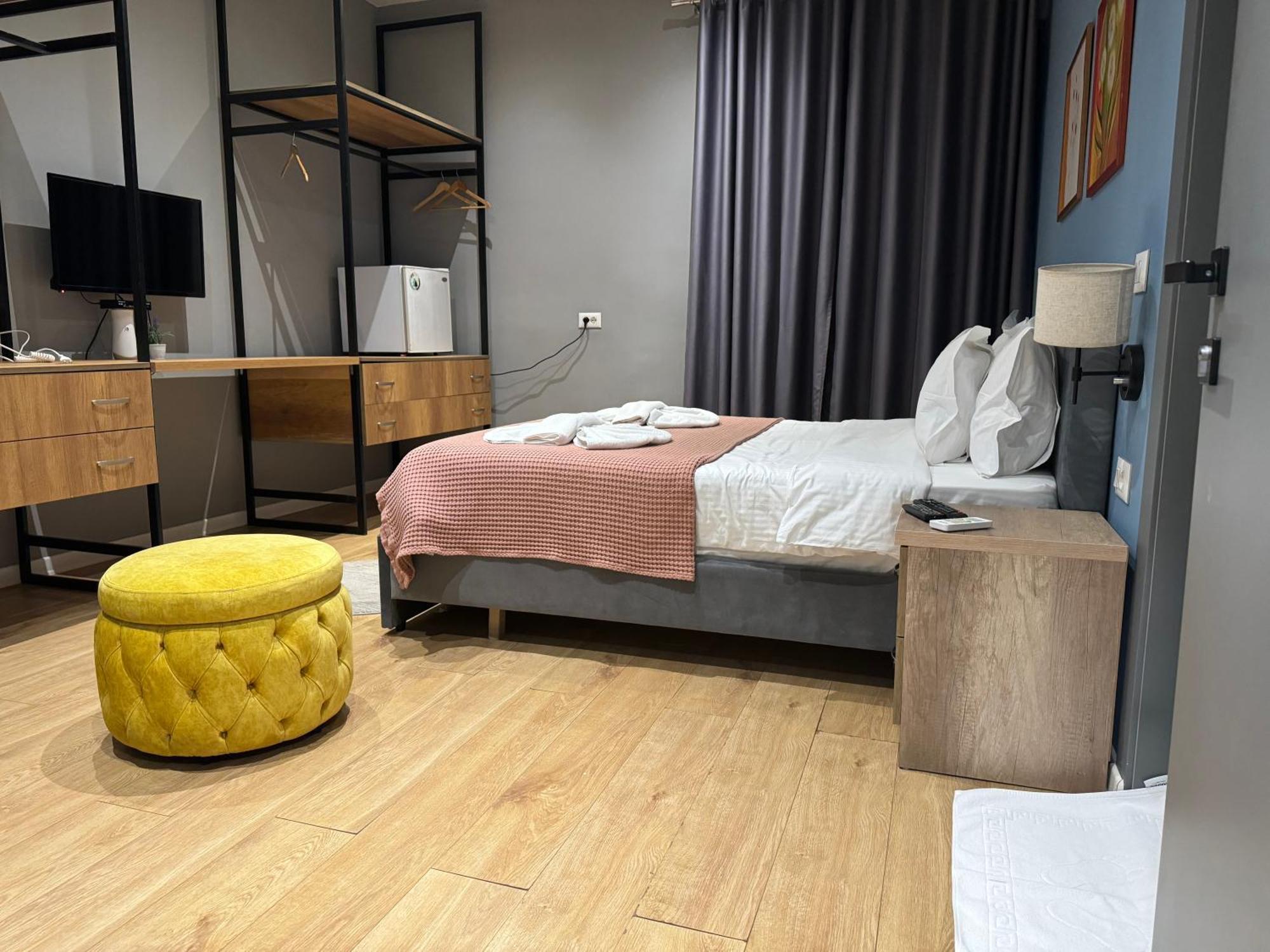 Hotel Tirona Tirana Bagian luar foto